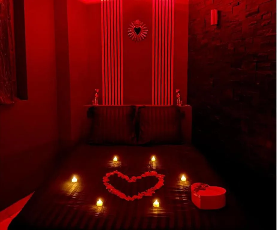 Love Room Balnéo de Menton - Bain à remous et jardin près de la mer (Menton, Alpes-Maritimes)