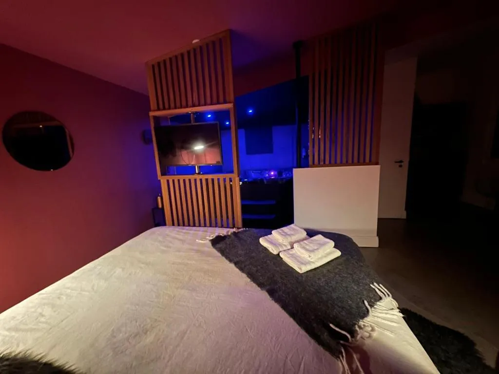 Love Room Litchi, love room à Bordeaux - photo 3 sur 7
