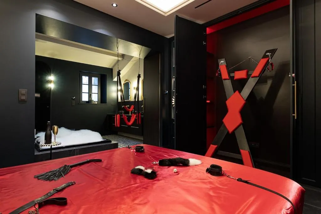Love Room Pablo - Appartement haut de gamme avec bain spa (Vallauris, Alpes-Maritimes)