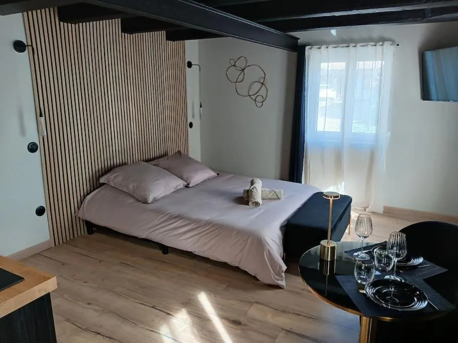 Love Room Saphir - Balnéo et sauna privatifs et terrasse (Betschdorf, Bas-Rhin)