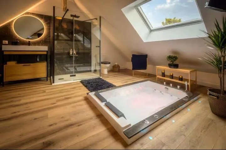 Lovely Bleau - Maison avec bain à remous et petit-déjeuner continental (Perthes, Seine-et-Marne)