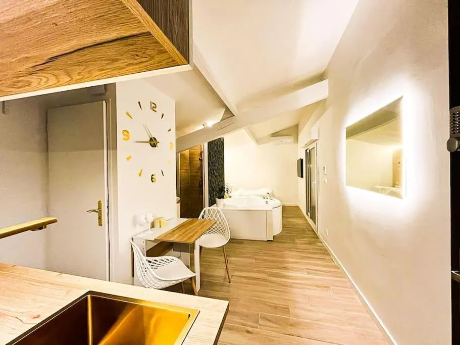 Lovicéa Balnéo Suite, gîte avec spa à Agde - photo 3 sur 12