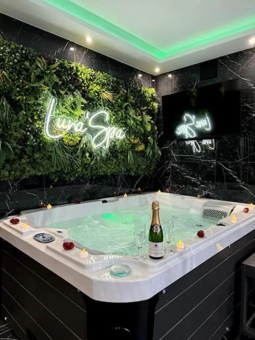 Luna Spa - Jacuzzi et sauna l'après-midi (Pontoise, Val-d'Oise)