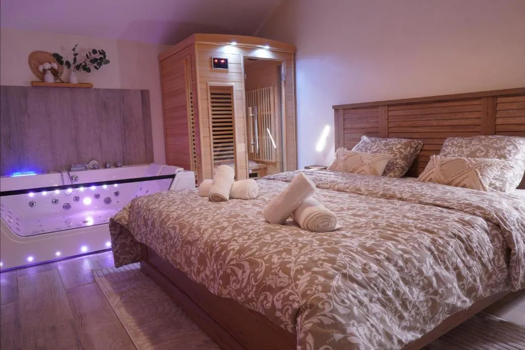 Lunéa - suite premium avec spa et sauna (Dompierre-sur-Besbre, Allier)