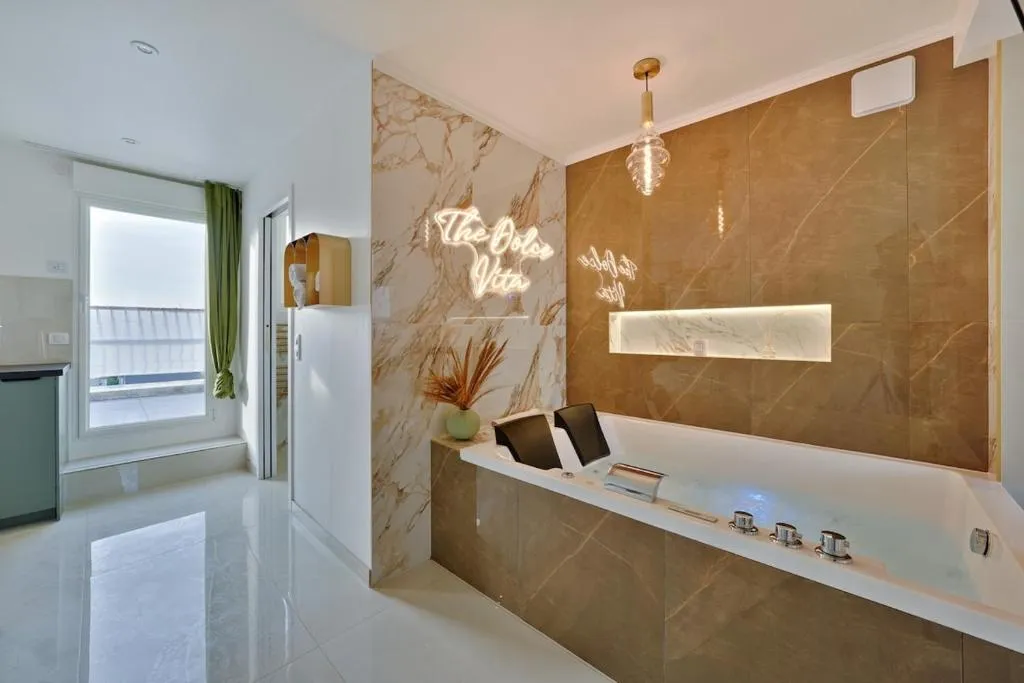 Luxury Dolce d'Alfortville, gîte avec spa à Alfortville - photo 3 sur 12