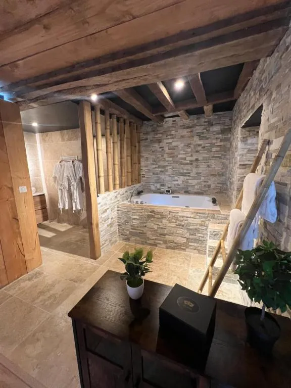 Maison au jacuzzi de Faverolles, gîte avec spa à Faverolles - photo 3 sur 12