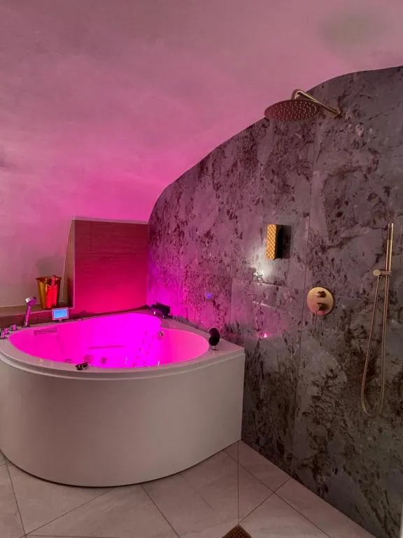 Maison balnéo et jeux, love room à Livron-sur-Drôme - photo 3 sur 12