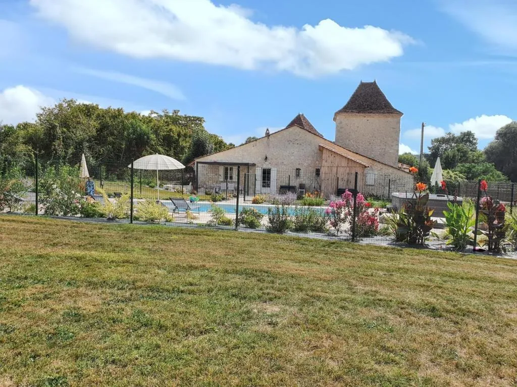 Maison charmante de Monestier - Jacuzzi et piscine pour 7 personnes (Monestier, Dordogne)