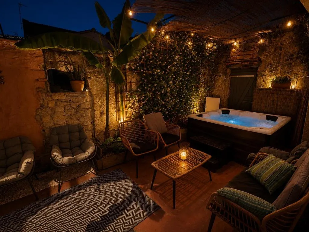 Maison de Maître L'Oustal des Halles - jacuzzi, cinéma et billard pour 14 (Castelnaudary, Aude)