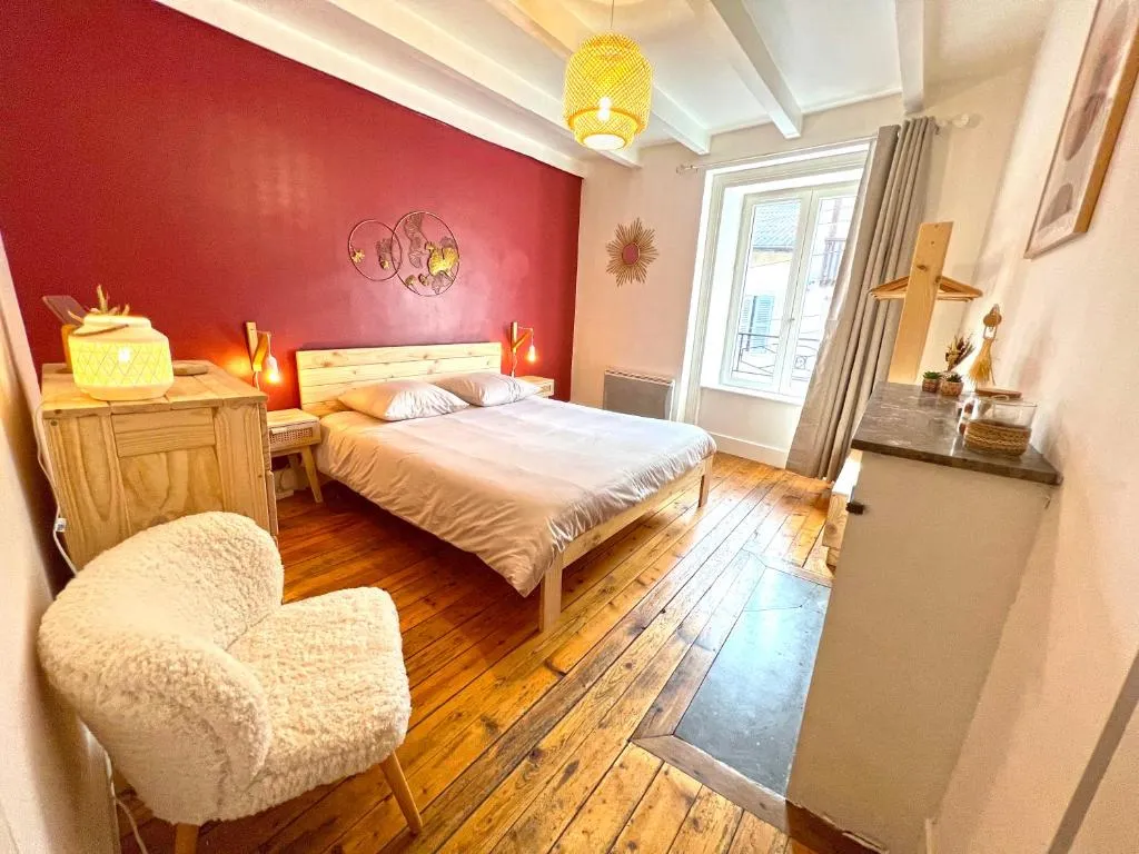 Maison de pierre de Poncin, gîte avec spa à Poncin - photo 2 sur 12