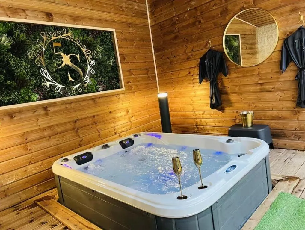 Maison du Cinquième Sens - Maison climatisée avec bain à remous et petit-déjeuner (Frontenay-Rohan-Rohan, Deux-Sèvres)