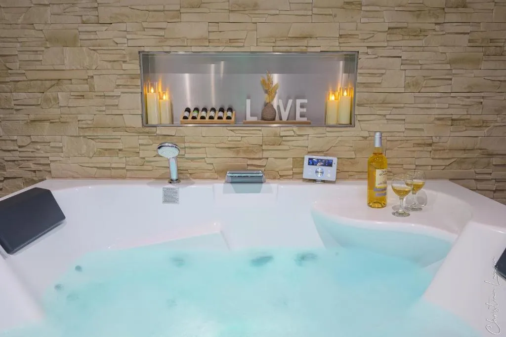 Maison IndoneZen, gîte avec spa à Saint-Nicolas-de-la-Grave - photo 3 sur 12