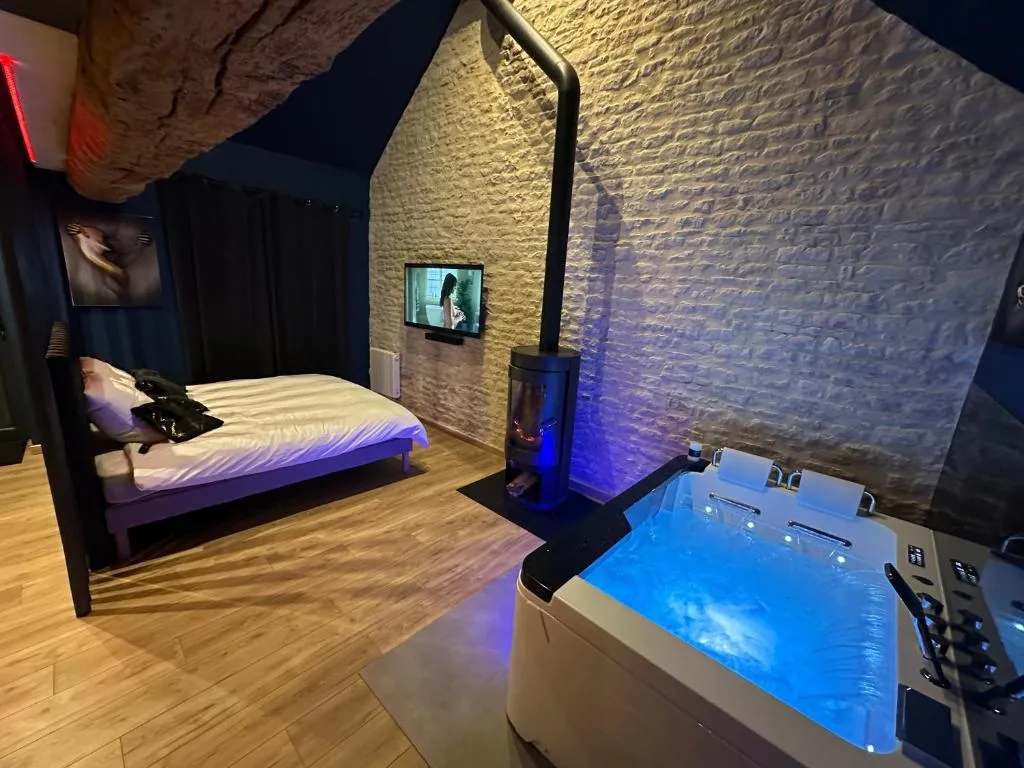 Maison Jacuzzi de Camilly, gîte avec spa à Le Fresne-Camilly - photo 2 sur 12