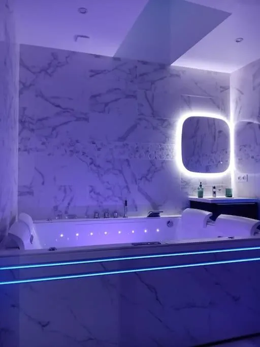 Maison Jacuzzi de Louvres, gîte avec spa à Louvres - photo 3 sur 12