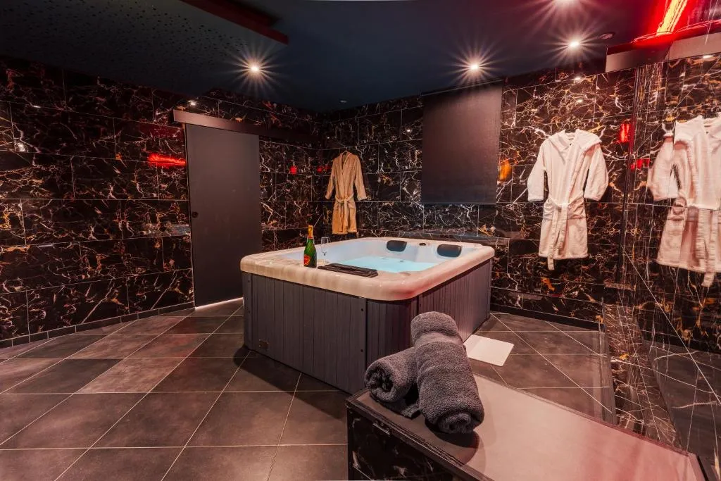 Maison Jacuzzi de Marquise - Bain à remous et jardin (Marquise, Pas-de-Calais)