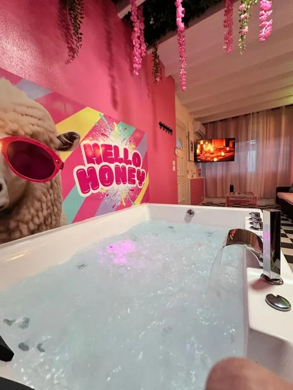 Maison jacuzzi de Messein, love room à Messein - photo 3 sur 12