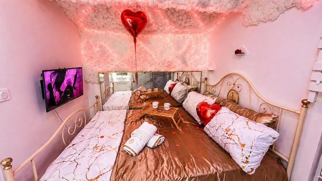 Lova Rosa, love room à Solliès-Pont - photo 2 sur 11