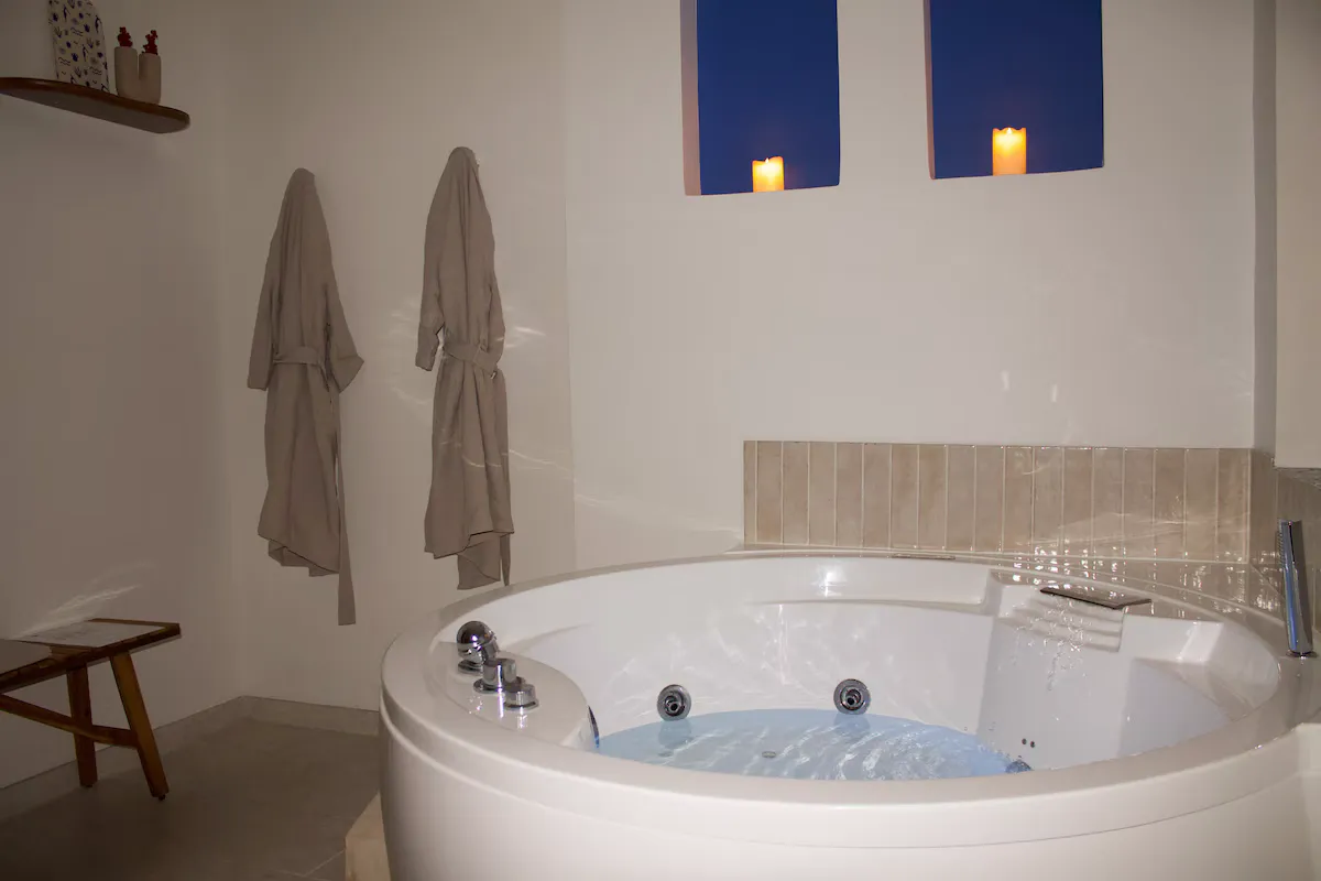 Maison Odyssea, gîte avec spa à Saint-Georges-de-Reintembault - photo 2 sur 8