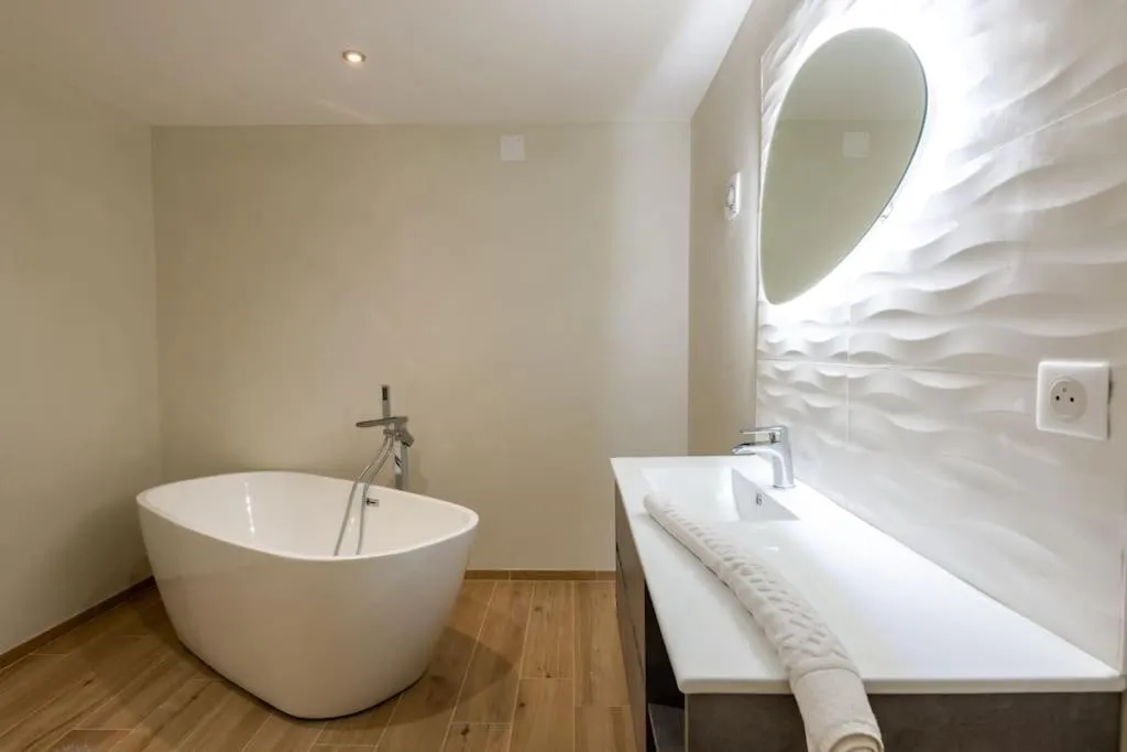 Maison rénovée avec jacuzzi, gîte avec spa à Saint-Rémy - photo 3 sur 11