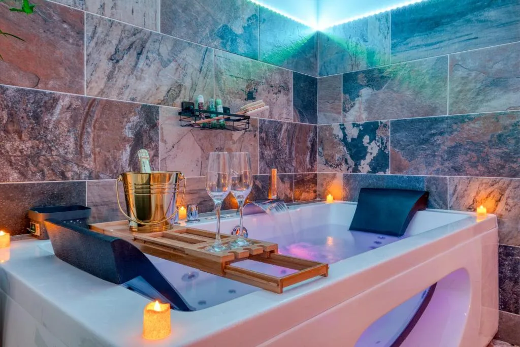 Maison Spa de Lézignan, gîte avec spa à Lézignan-la-Cèbe - photo 2 sur 12