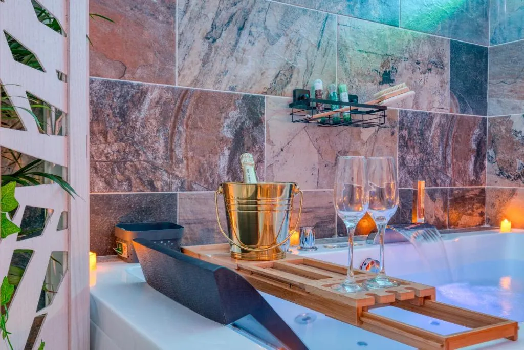Maison Spa de Lézignan, gîte avec spa à Lézignan-la-Cèbe - photo 3 sur 12