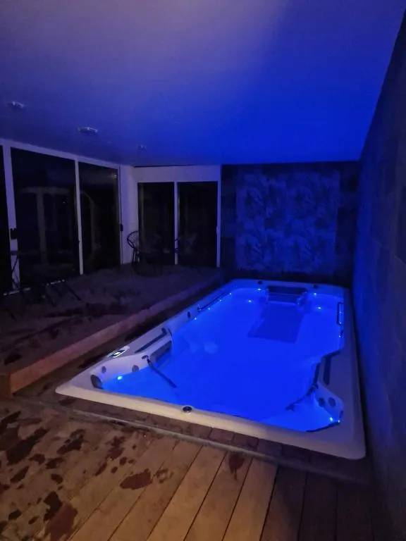 Maison spa et piscine de Saint-Omer - piscine intérieure, sauna et bain à remous (Saint-Omer, Pas-de-Calais)