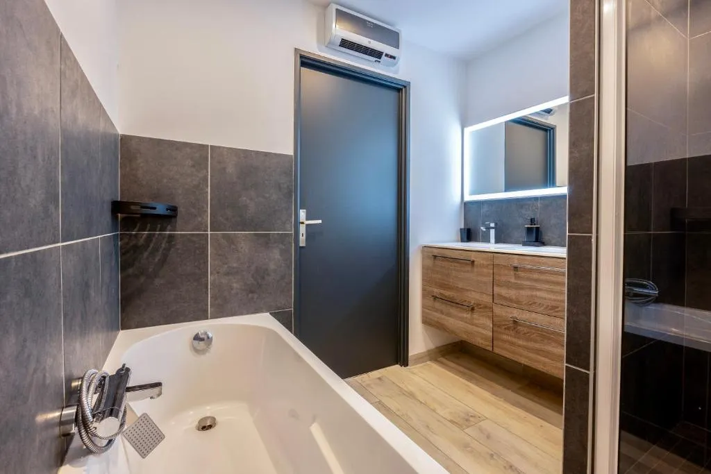 Maison T4 jacuzzi de Lagord, gîte avec spa à Lagord - photo 3 sur 12