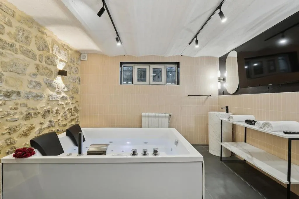Maisons-Alfort 5, gîte avec spa à Maisons-Alfort - photo 2 sur 8