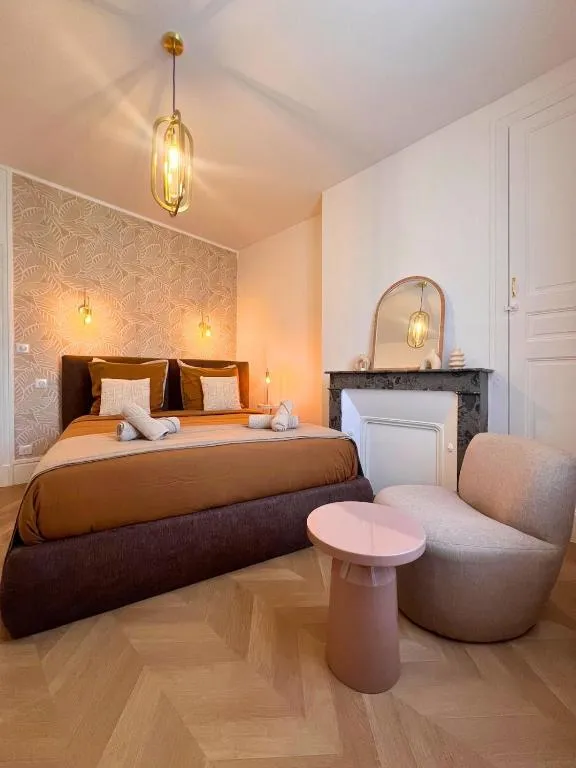 Maisons Sauvages - Jacuzzi privé et piscine près des châteaux (Romorantin-Lanthenay, Loir-et-Cher)