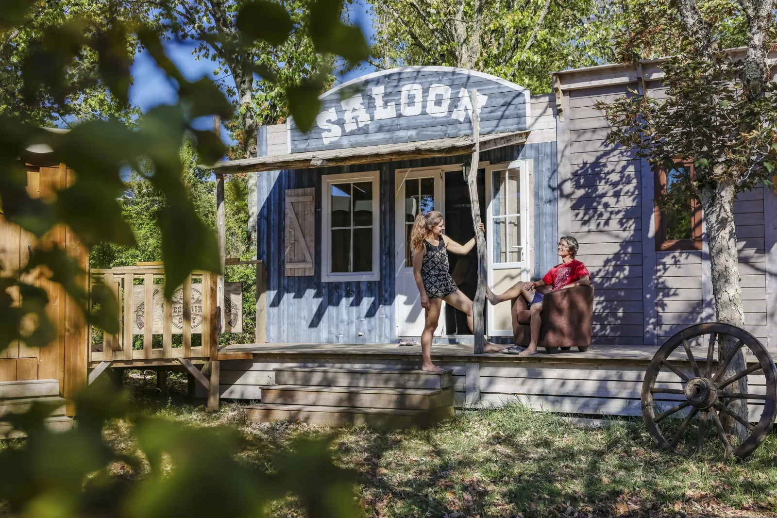 Mobil-home Saloon & SPA privatif, hébergement insolite à Rabastens - photo 2 sur 12