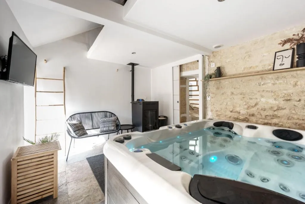 My Home Prestige - Maison avec spa privatif et jardin (Châteauroux, Indre)
