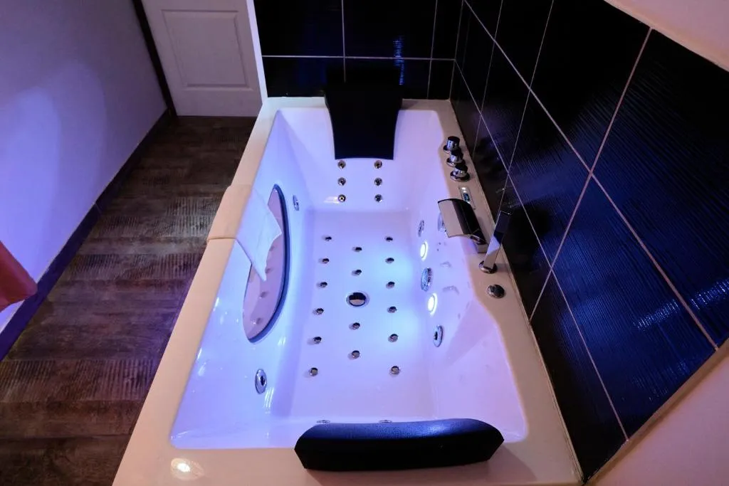 NG Prestige Roubaix Centre, gîte avec spa à Roubaix - photo 3 sur 12