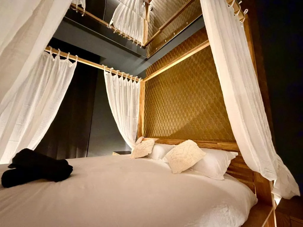 Oasis Suite exotique, gîte avec spa à Orange - photo 2 sur 12