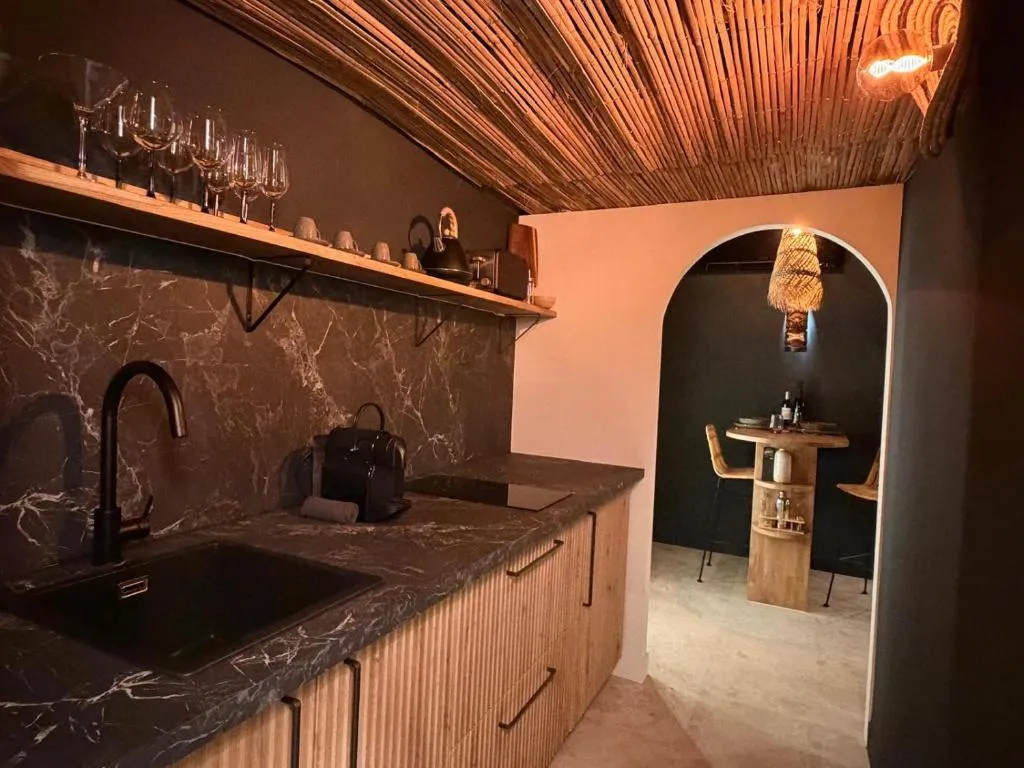 Oasis Suite exotique, gîte avec spa à Orange - photo 3 sur 12