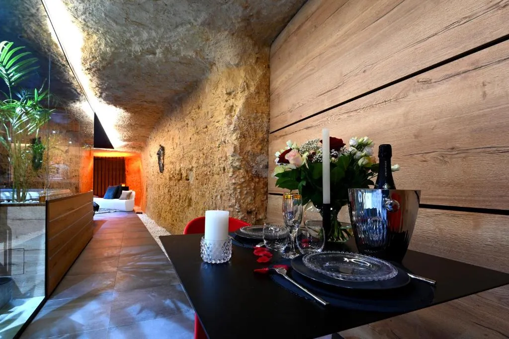 OMIRA Nuits d'exception, gîte avec spa à Tours - photo 3 sur 11