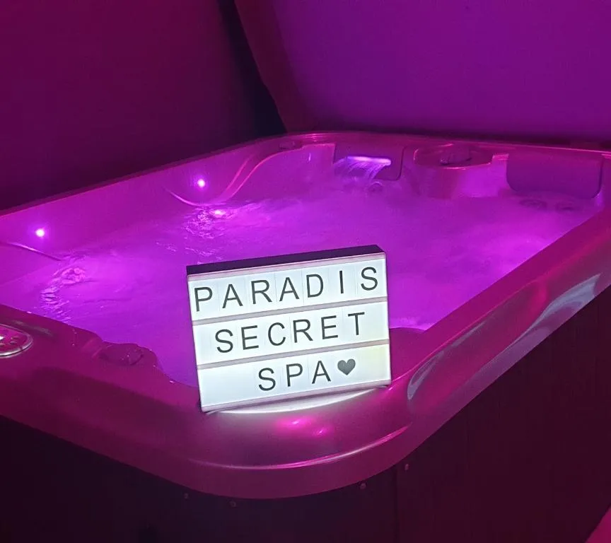 Paradis Secret Spa - Chambres avec baignoire spa et sauna (Damprichard, Doubs)
