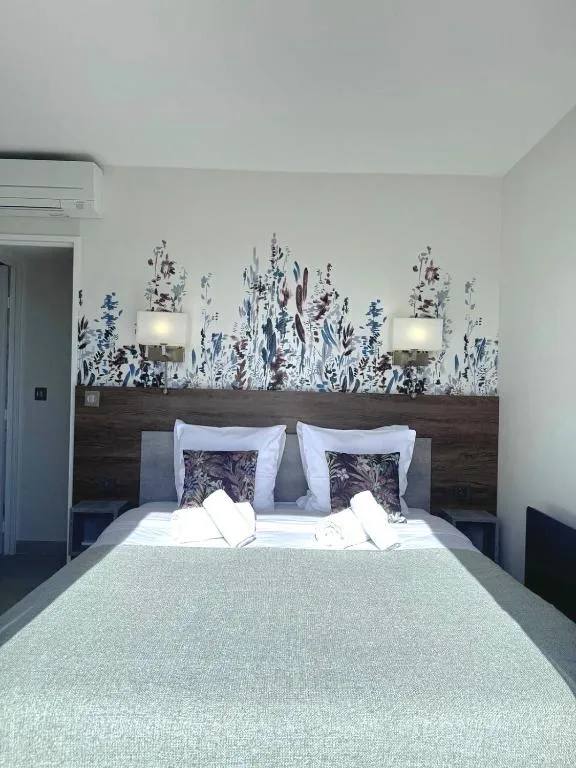 Penthouse vue mer d'Antibes - Rooftop avec jacuzzi et parking privé (Antibes, Alpes-Maritimes)