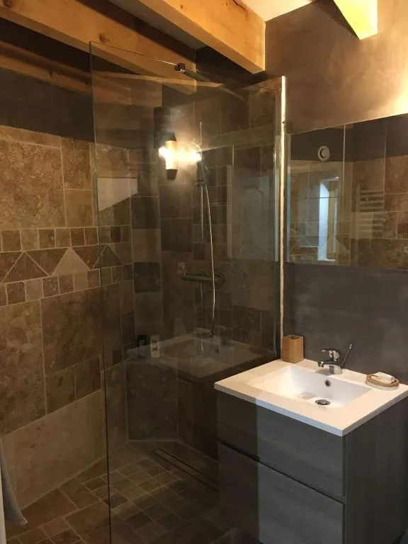 Le Petit Secret, gîte avec spa à Saint-Alban-de-Roche - photo 3 sur 12