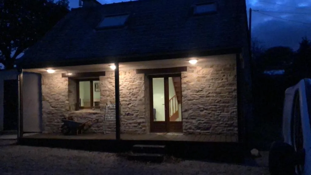Petite maison au jacuzzi de Lannéanou - Campagne bretonne à petit prix (Lannéanou, Finistère)