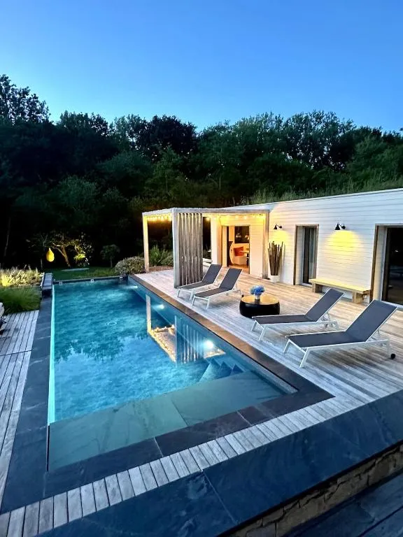 Petite maison piscine et jacuzzi de Biarritz - deux salles de bains à remous (Biarritz, Pyrénées-Atlantiques)