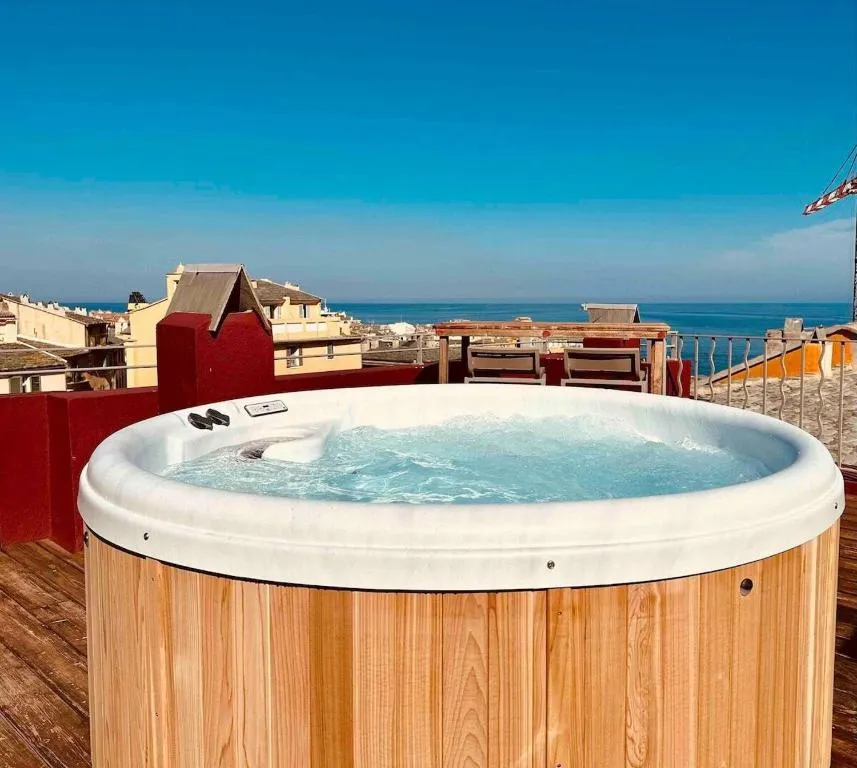 Roof top spa de Bastia - Appartement climatisé avec vue panoramique (Bastia, Haute-Corse)