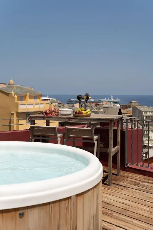 Roof top spa de Bastia, gîte avec spa à Bastia - photo 2 sur 12
