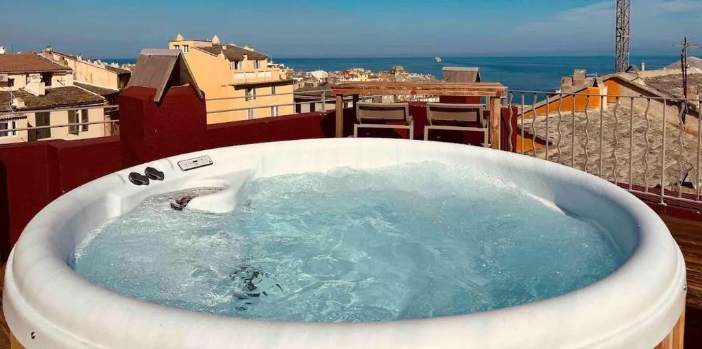 Roof top spa de Bastia, gîte avec spa à Bastia - photo 3 sur 12