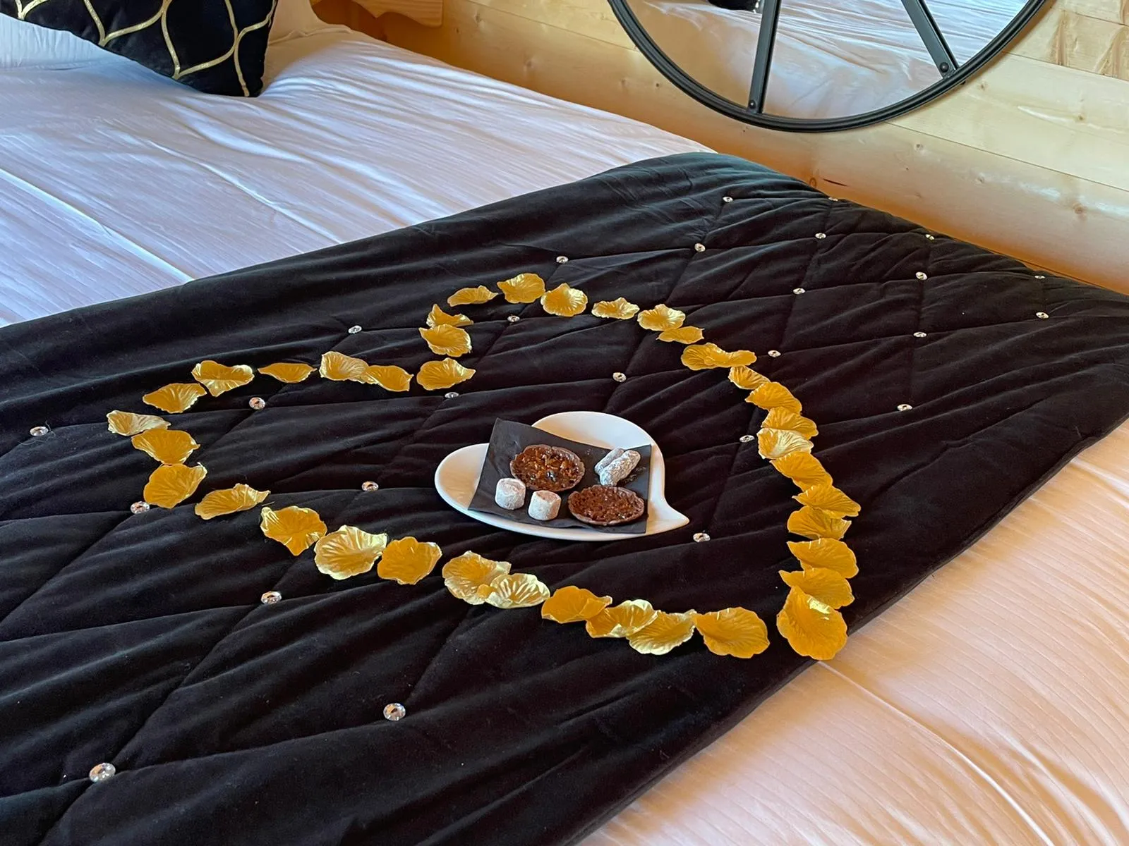 Roulotte Spa Kamadéva, hébergement insolite à Divatte-sur-Loire - photo 3 sur 12