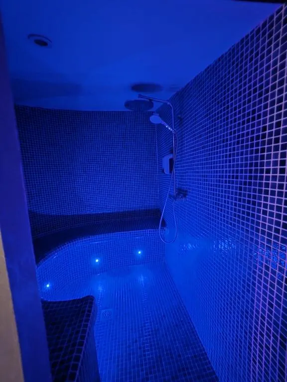 Royale Suite Spa, gîte avec spa à Agde - photo 3 sur 11