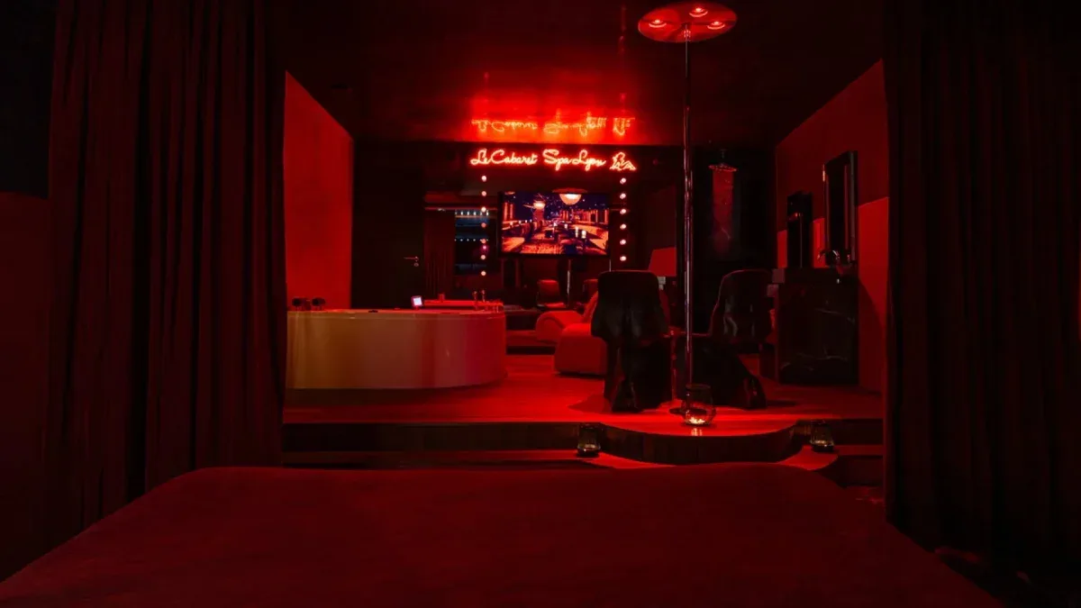 Secret Cabaret Spa, love room à Lyon - photo 2 sur 12