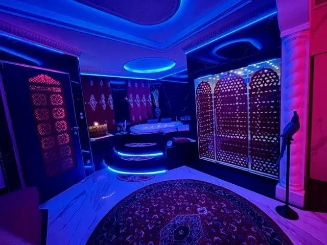 Sheherazade, love room à Lyon - photo 2 sur 5