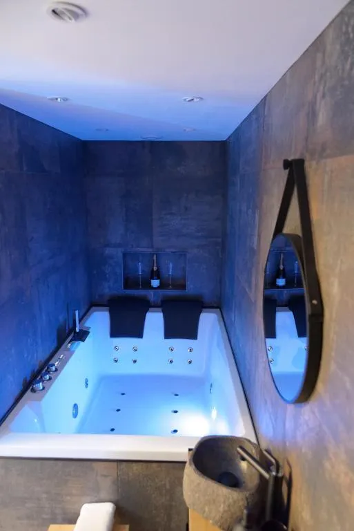 Spa Balnéo Queen, gîte avec spa à Aulnat - photo 3 sur 12