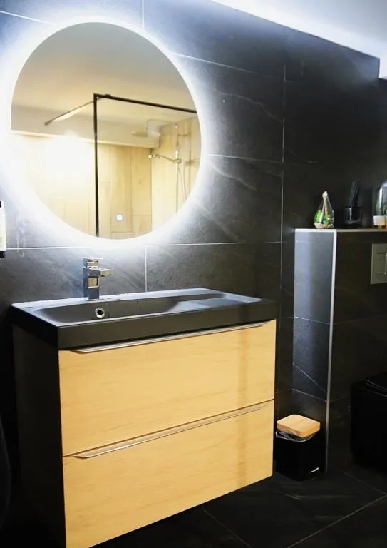 Spa Privatif de Metz - Appartement avec terrasse et réception 24h/24 (Metz, Moselle)