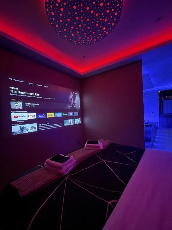 Spa privatif XELA - Sauna et bain à remous en plein centre (Auxerre, Yonne)